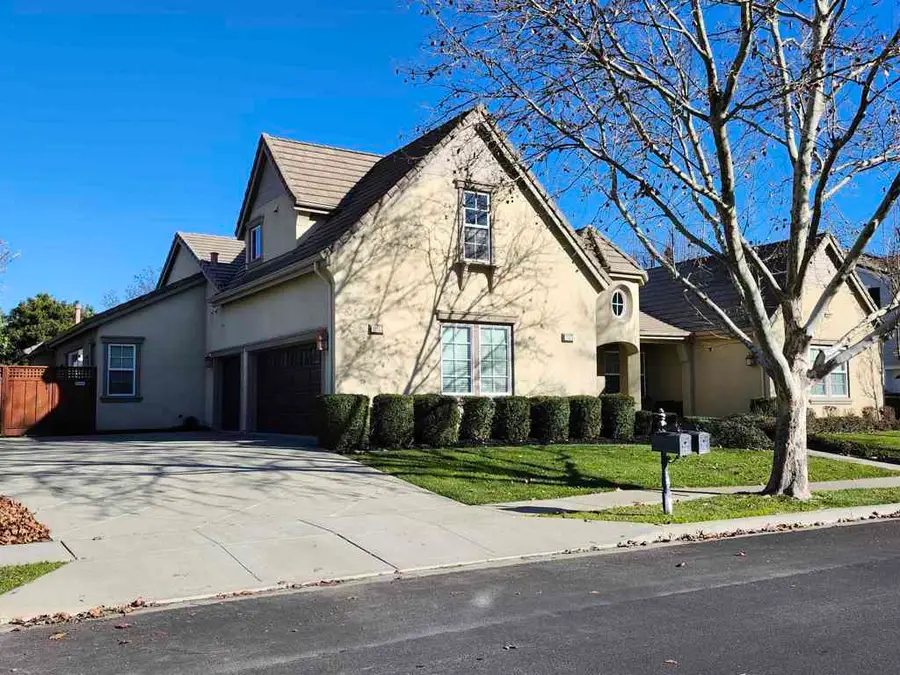 1203 Laguna Creek Ln, Pleasanton, CA 94566 - Image #3