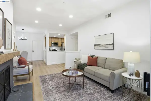 601 601 Arcadia Ter #102, Sunnyvale, CA 94085