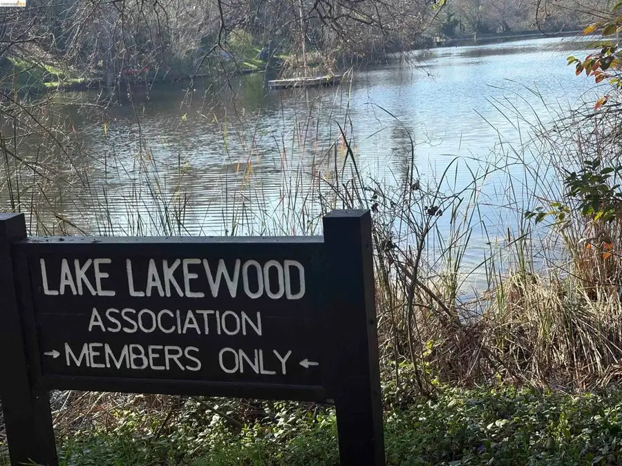 558 Lakewood Cir, Walnut Creek, CA 94598 - #2