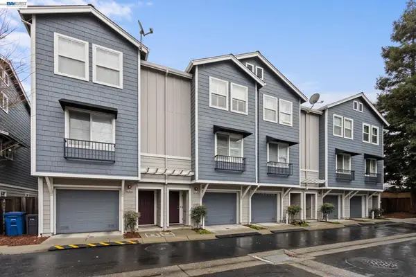 22876 22876 Charing St, Hayward, CA 94541