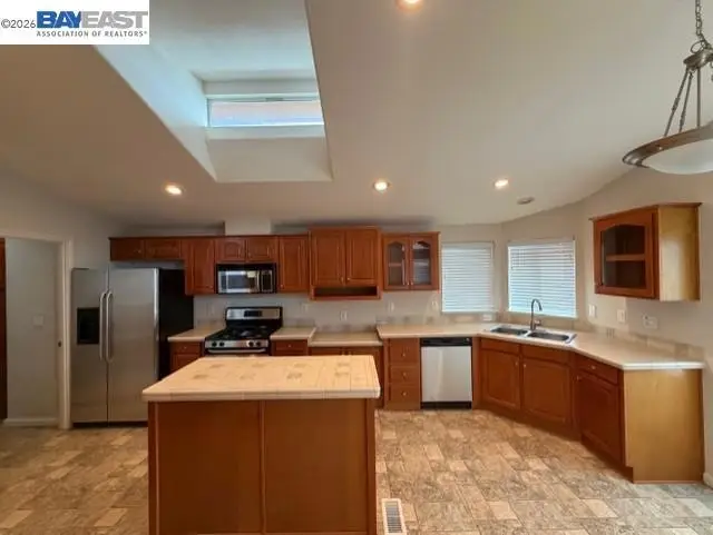 407 407 Santa Monica, San Leandro, CA 94579 - #3