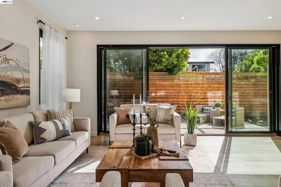 1142 1142 Dwight, Berkeley, CA 94702 - #3