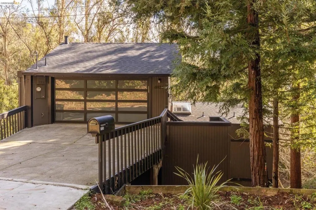 6931 Pinehaven Rd, Oakland, CA 94611 - #1