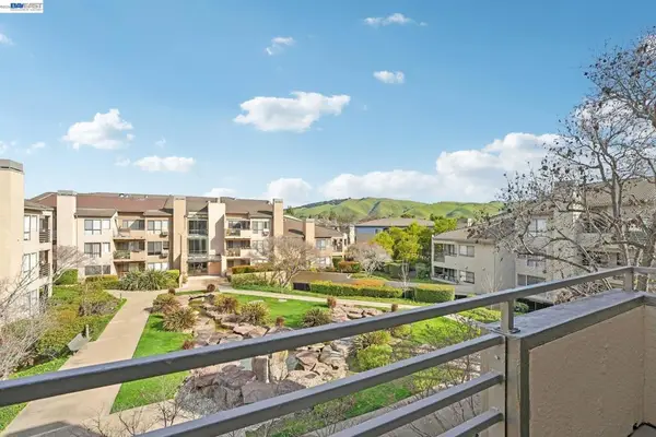 39206 39206 Guardino Dr #310, Fremont, CA 94538