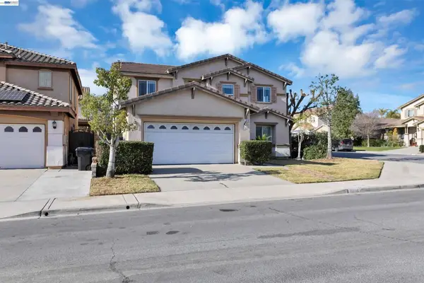 16166 16166 Meadowmeer Ln, Fontana, CA 92336