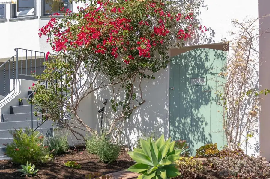 2745 2745 Maxwell Ave, Oakland, CA 94619 - #2