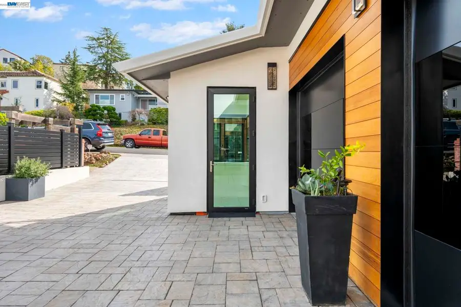 5883 Margarido Dr, Oakland, CA 94618 - #3
