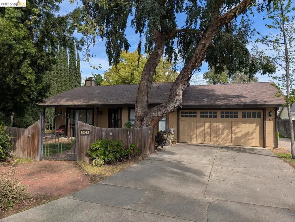 1839 1839 42nd St, Sacramento, CA 95819 - #1