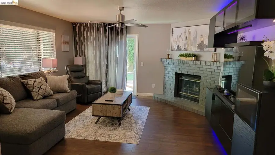 1839 1839 42nd St, Sacramento, CA 95819 - #3