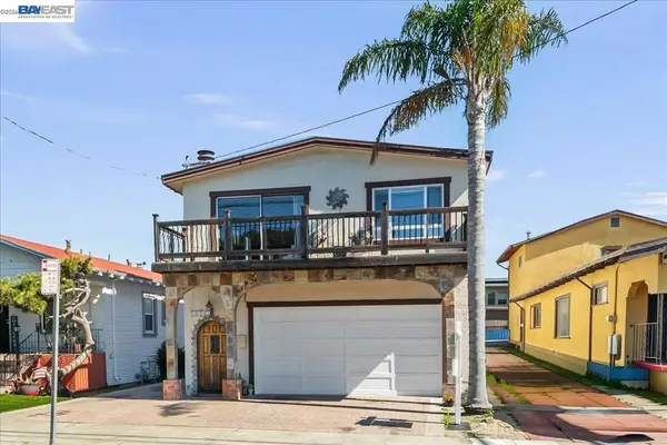 2751 Wallace St, Berkeley, CA 94702