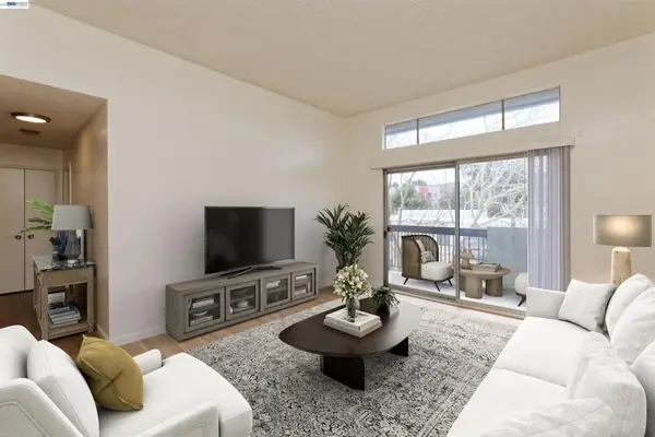 150 Pearl St #304, Oakland, CA 94611