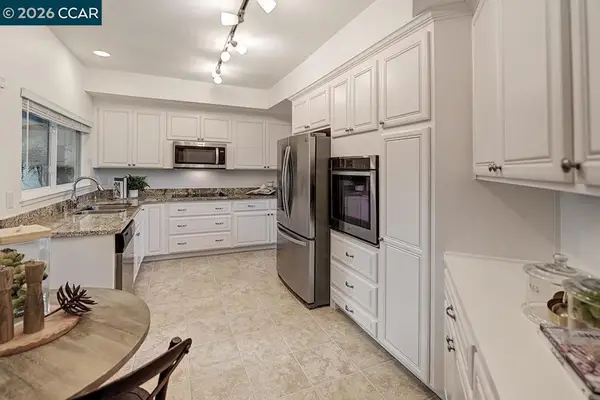 3711 Terra Granada Dr #3A, Walnut Creek, CA 94595