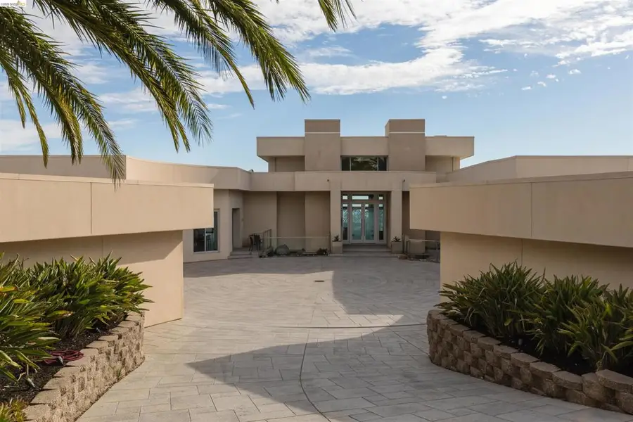 13367 Campus Dr., Oakland, CA 94619 - #2