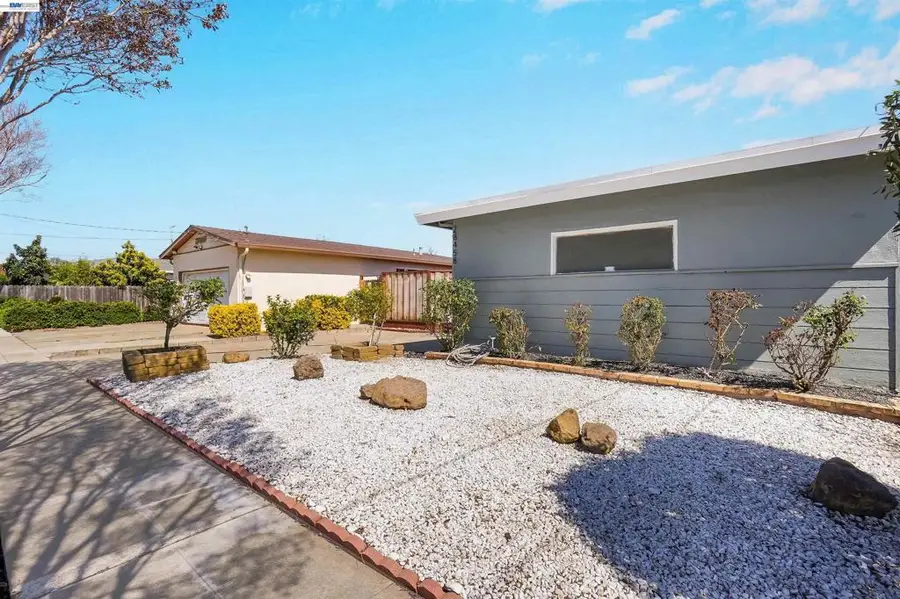 28458 Etta Ave, Hayward, CA 94544 - #3
