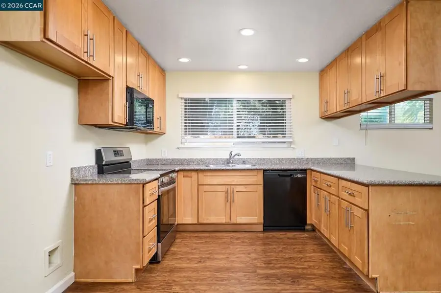 172 Arrowhead Dr, Vacaville, CA 95687 - #3