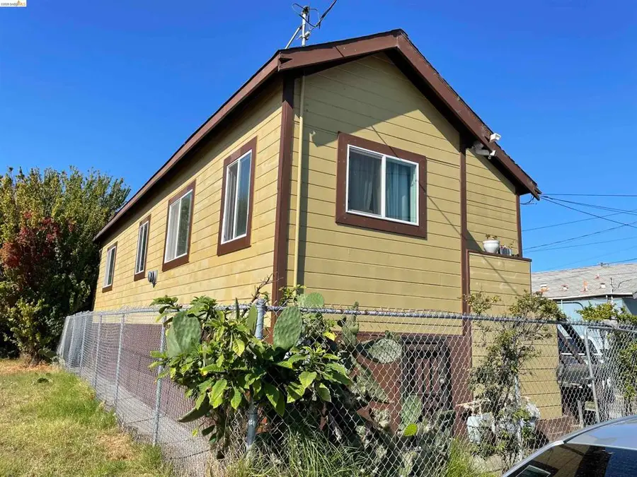381 S 34th St, Richmond, CA 94804 - #2