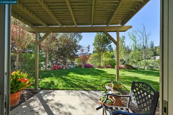 1201 Skycrest Dr #2, Walnut Creek, CA 94595