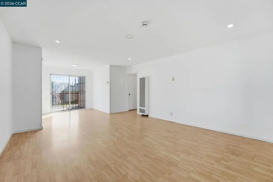 362 S 35th St, Richmond, CA 94804 - #2