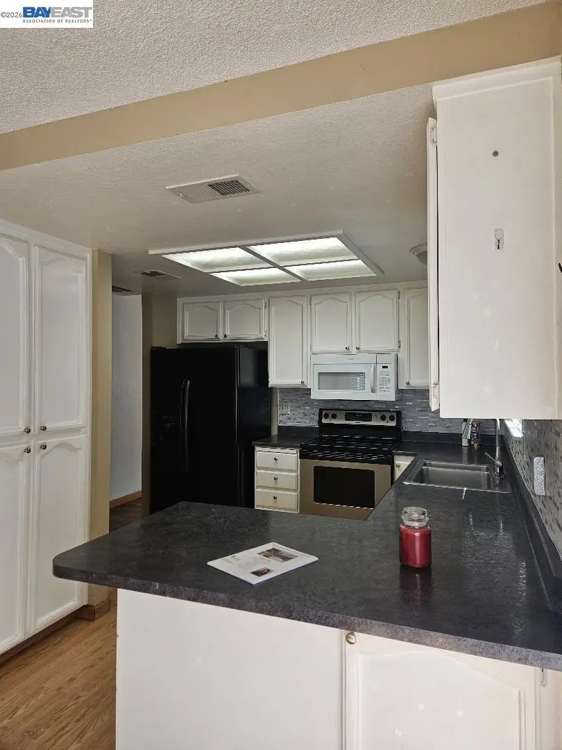 8504 Sunnybrae Dr, Sacramento, CA 95823 - #2