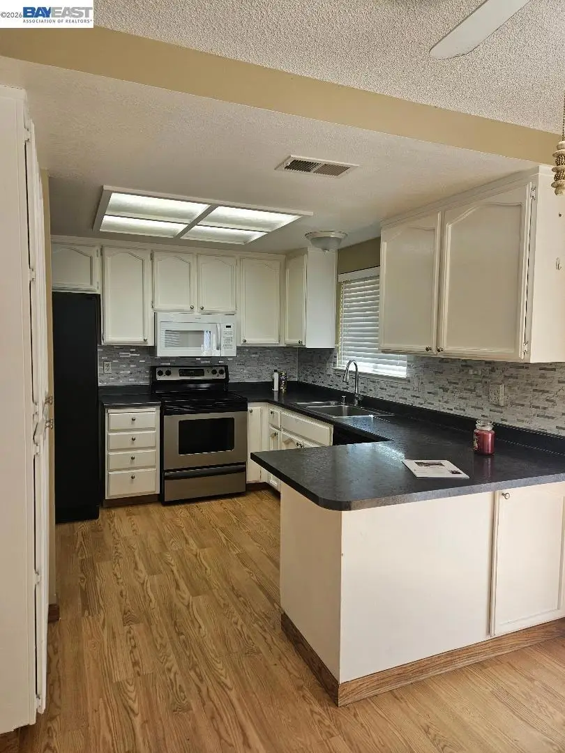 8504 Sunnybrae Dr, Sacramento, CA 95823 - #3