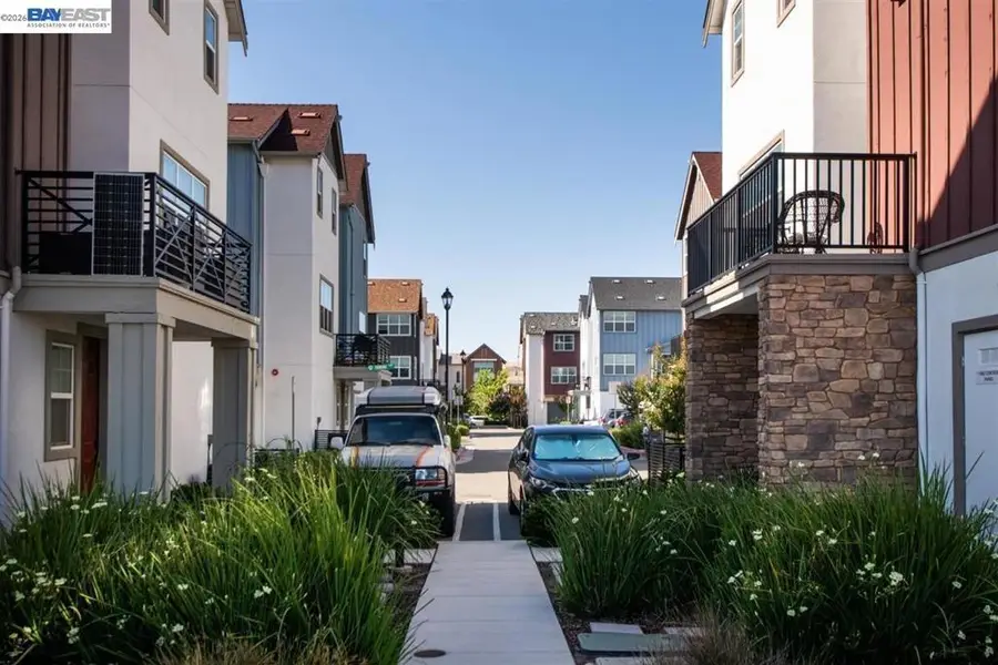 3986 Pino Grande Rd, Dublin, CA 94568 - #2