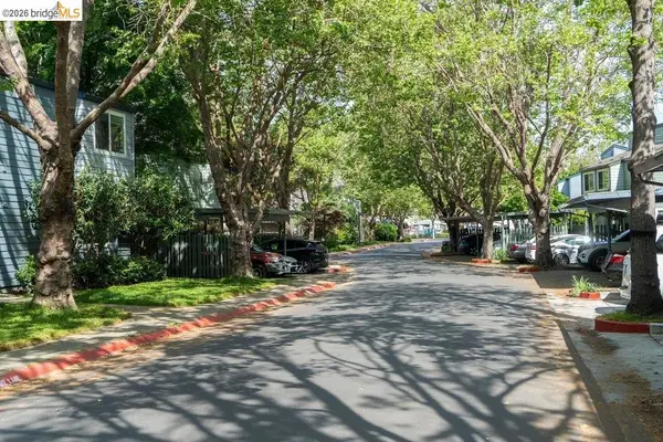 91 Emery Bay Dr, Emeryville, CA 94608