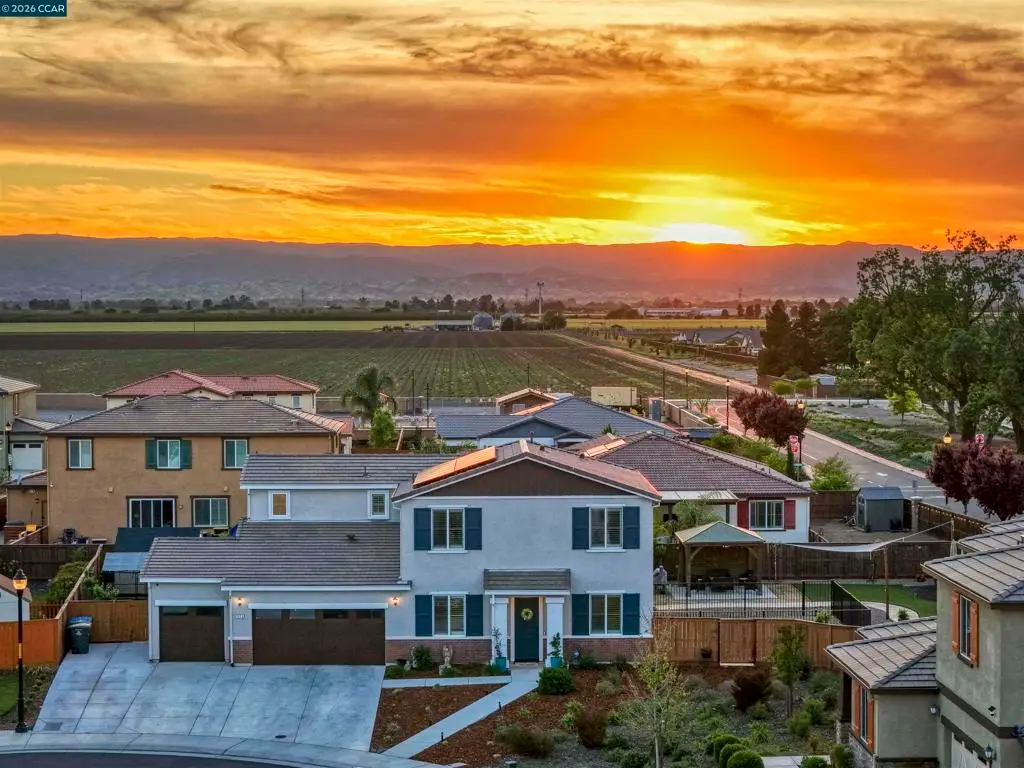 1655 Apricot Ct, Dixon, CA 95620 - #1