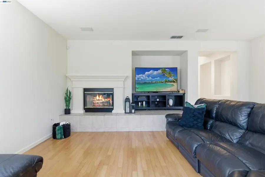 2076 Captalpa, Hayward, CA 94509 - #3