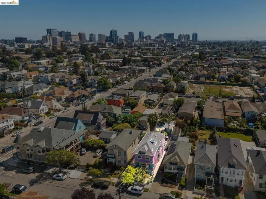 821 32nd, Oakland, CA 94608 - #3