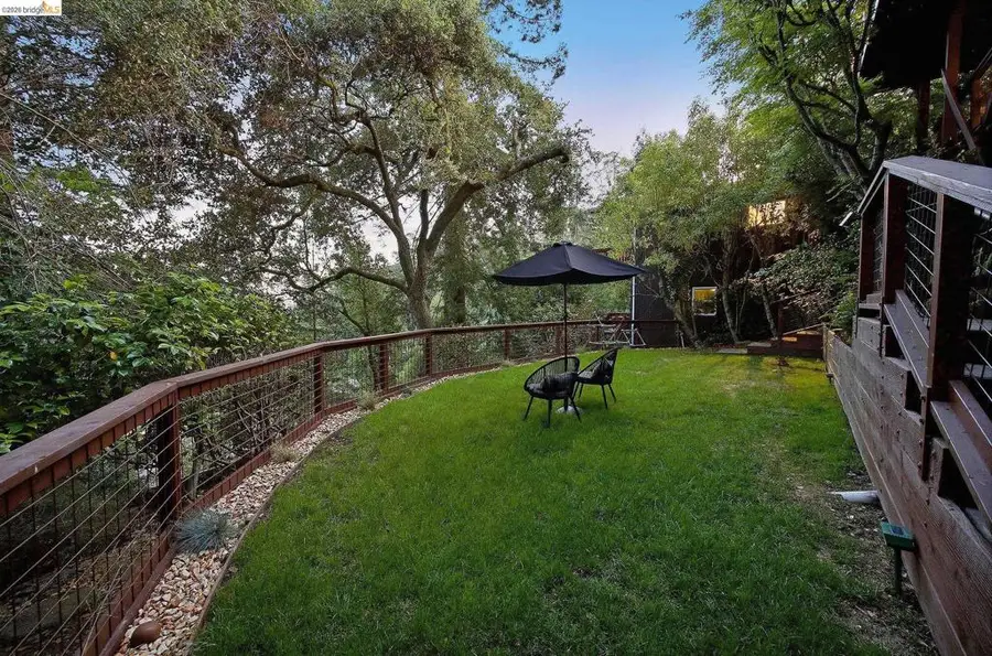 6874 Chambers Dr., Oakland, CA 94611 - #3