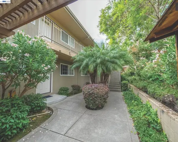 106 E K St, Benicia, CA 94510