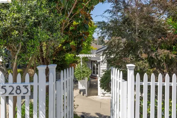 5283 Harbord Dr, Oakland, CA 94618