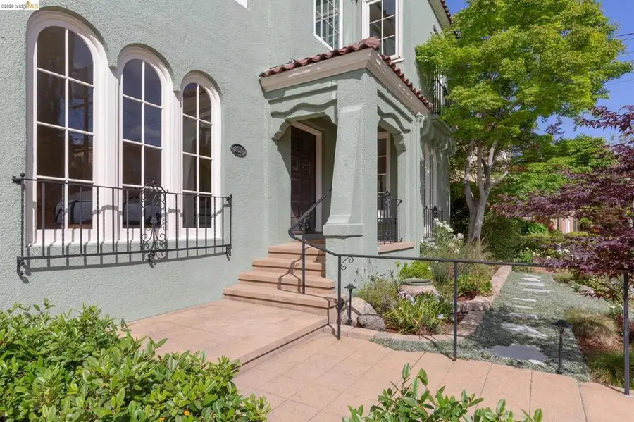 131 Waldo Ave, Piedmont, CA 94611 - #3