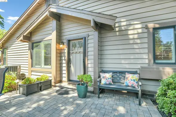 215 Charter Oak Circle, Walnut Creek, CA 94597