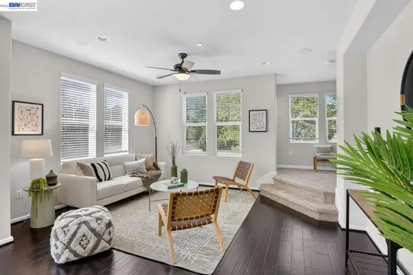 140 Selby Ln #8, Livermore, CA 94551