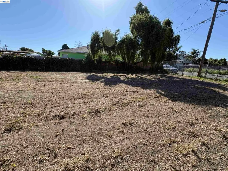 1 st NE 1 Street, Richmond, CA 94801 - #2