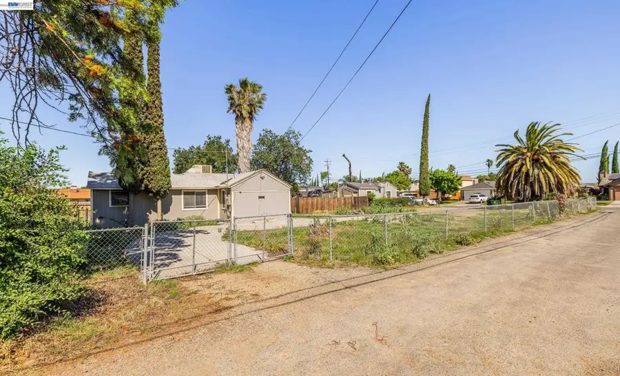 252 W Clover Rd, Tracy, CA 95376 - #2