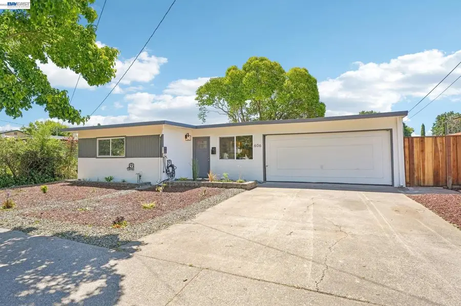 606 W 9th St, Santa Rosa, CA 95401 - #3