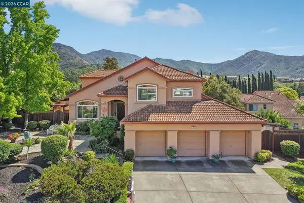 242 El Pueblo Pl, Clayton, CA 94517