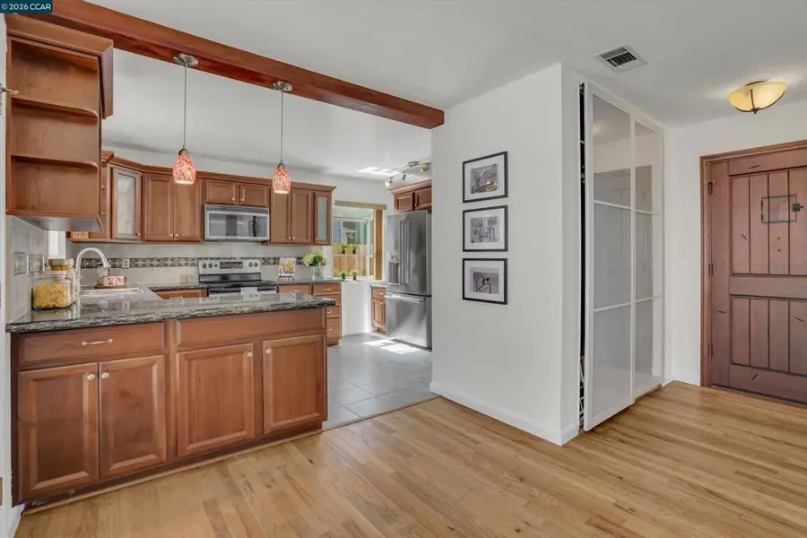 144 Roslyn Dr, Concord, CA 94518 - #3