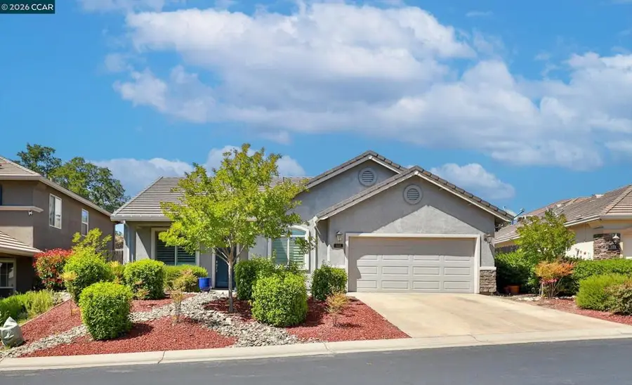 305 Gold Creek Dr, Valley Springs, CA 95252 - #2