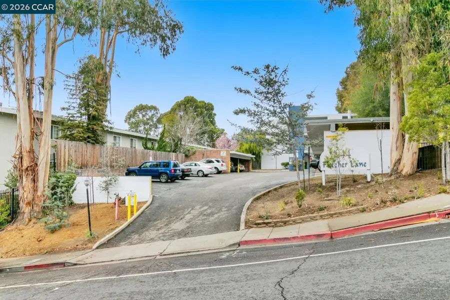 944 Walpert St, Hayward, CA 94541 - #2