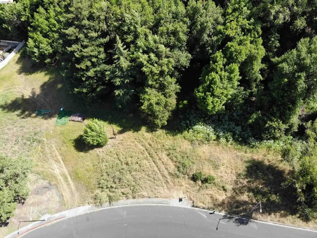 2500 Galbreth Rd, Pinole, CA 94564 - #1