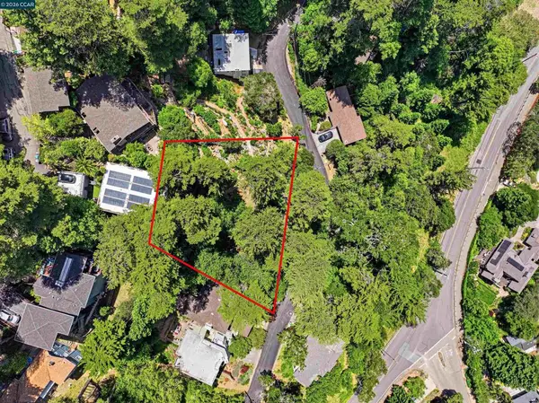 6716 Gunn Dr, Oakland, CA 94611