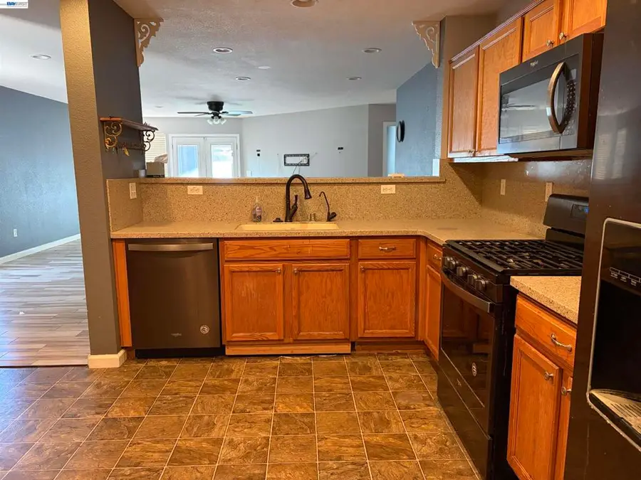 1112 Yellowhammer Dr, Patterson, CA 95363 - #2