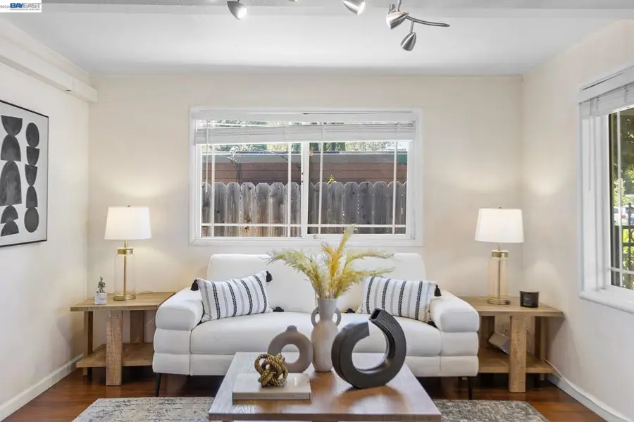 1691 Ashbury Dr, Concord, CA 94520 - #3