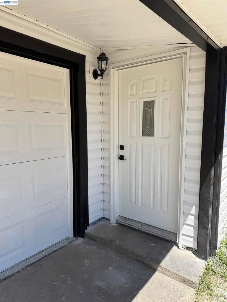 5250 Standish Rd, Sacramento, CA 95820 - #3