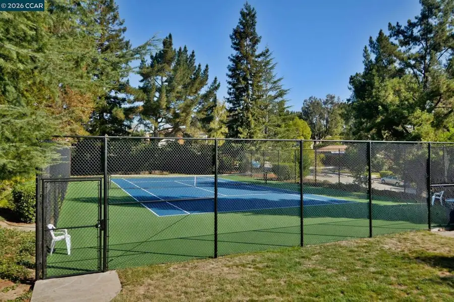 532 Ridgeview Ct, Pleasant Hill, CA 94523 - #3