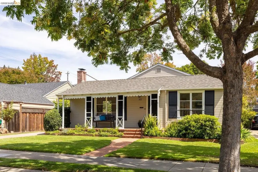 307 Covington St, Oakland, CA 94605 - #2