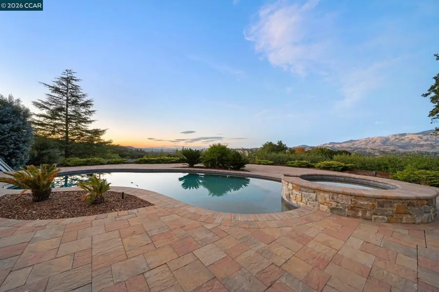 300 Oak View Ter, Danville, CA 94526 - #2
